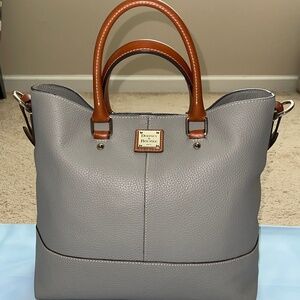 Dooney and Bourke pebbled leather Chelsea handbag color elephant/grey